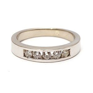 Beautiful 14K Solid White Gold Designer Diamond Wedding Band Ring - Size 5.25